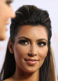 Kim Kardashian (Ким Кардашьян) - Страница 6 Th_91316_kim_kardashian_1_tikipeter_celebritycity_005_123_158lo