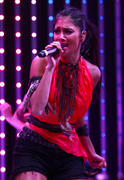 th_661158156_n_scherzinger_performs_LA_071211_036_122_375lo.jpg