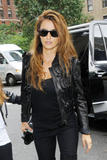 th_90331_Preppie_-_Penelope_Cruz_out_and_about_in_New_York_City_-_October_9_2009_4169_122_378lo.jpg