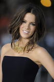 th_20874_Kate_Beckinsale_-_Whiteout_premiere_in_Los_Angeles_-_September_9_2009_013_122_394lo.jpg
