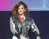 th_41729_celebrity_paradise.com_Rihanna_V_Festivall_007_122_416lo.jpg