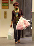 th_22471_Halle_Berry_does_a_little_shopping_at_Target_17_122_447lo.jpg