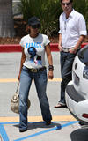 th_64458_Halle_Berry_Wants_You_To_Barack_The_Vote_01_122_457lo.jpg