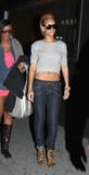 th_72537_Rihanna_leaving_her_hotel_and_heading_out_to_the_4040_Club_in_New_York_City_-_November_2_2009_0029_122_546lo.jpg