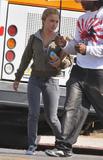 http://img230.imagevenue.com/loc561/th_43599_Hayden_Panettiere_2008-11-03_-_on_the_set_of_Heroes_in_Manhattan_Beach_8273_122_561lo.jpg