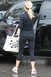 Reese Witherspoon - Страница 2 Th_36297_reese_witherspoon_leaving_a_spin_class-001_122_593lo