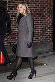 th_11312_KristenBell_Late_Show_With_Letterman_outside_20_122_75lo.jpg