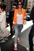 th_827900732_RochelleWiseman_Mayfaircandids3rdmay20112_122_94lo.jpg