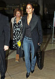 th_78011_Halle_Berry_arrives_at_LAX_International_Airport__Jan21_2009_02_122_98lo.jpg