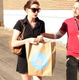 http://img230.imagevenue.com/loc159/th_97983_Anne_Hathaway_at_Whole_Foods_in_Hollywood_0023_122_159lo.jpg
