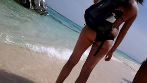 Israeli milf close up ass in bikini-l3e61x327i.jpg