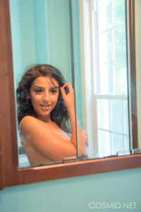 Alexis - ALEXIS IN THE BATHROOM  s4icmoqjhn