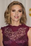 http://img230.imagevenue.com/loc52/th_25264_celebrity_paradise.com_TheElder_ScarlettJohansson23_122_52lo.jpg